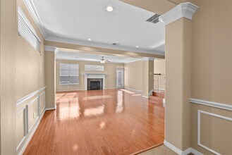 1705 W T C Jester Blvd in Houston, TX - Building Photo - Building Photo