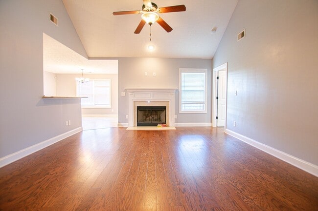 1285 Allmon Dr in Clarksville, TN - Building Photo - Building Photo