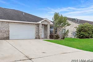 3045 Pine Valley Dr in New Braunfels, TX - Building Photo - Building Photo