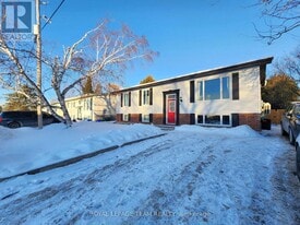 50 Fringewood Dr in Ottawa, ON - Building Photo