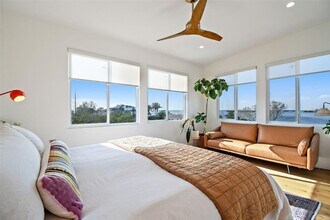 1640 Seabreeze Dr in Tarpon Springs, FL - Building Photo - Building Photo