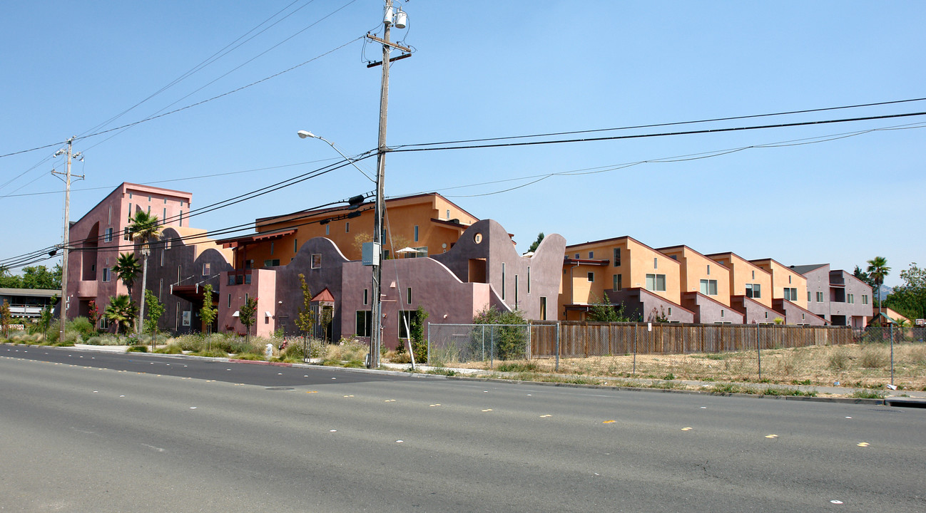 1346 Yulupa Ave in Santa Rosa, CA - Building Photo