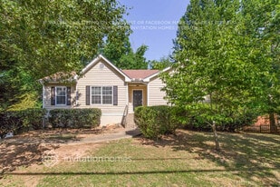 625 McCart Rd in Lawrenceville, GA - Building Photo