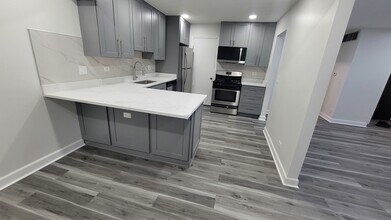 378 Sandalwood Ln in Schaumburg, IL - Building Photo - Building Photo