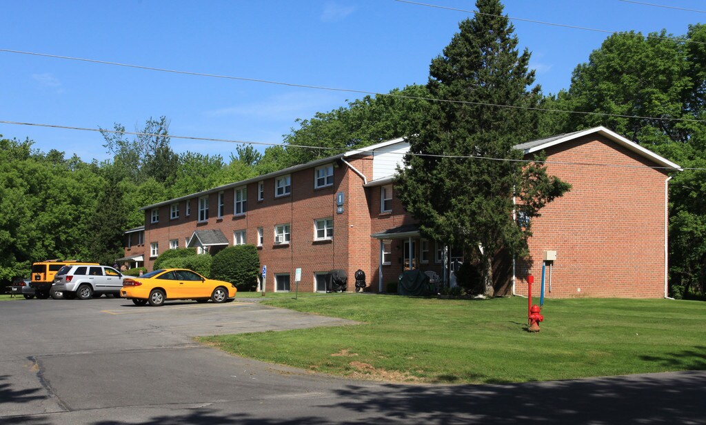 Candlewood Gardens Baldwinsville, NY Apartments