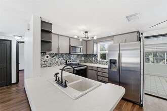 62 S Tyler St in Beverly Hills, FL - Foto de edificio - Building Photo