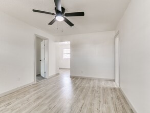 1112 N Norman Ave in Moore, OK - Building Photo - Building Photo