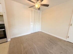 915 Westmoreland Dr in Vernon Hills, IL - Building Photo - Building Photo