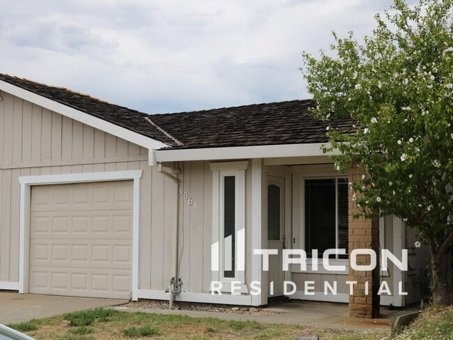 property at 506 Hyacinth Ct