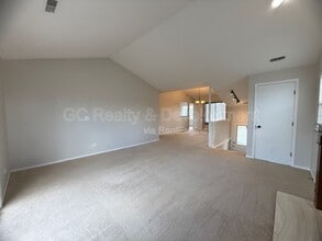 2124 Northwind Cir in Schaumburg, IL - Foto de edificio - Building Photo