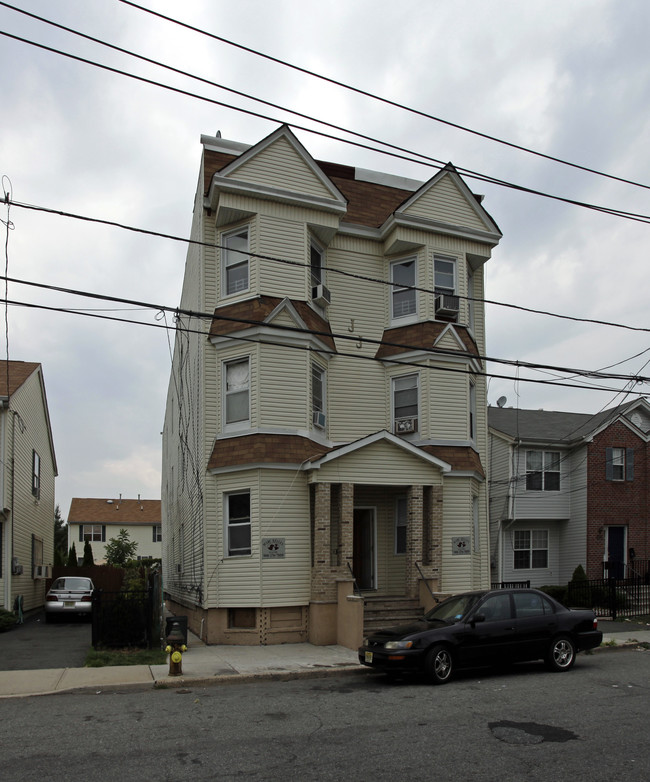 489 S 12th St in Newark, NJ - Foto de edificio - Building Photo