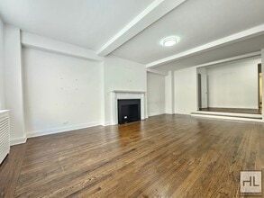 ELEGANT 5th Ave GEM - Chic 1BD/1BA in Gree in New York, NY - Building Photo - Building Photo