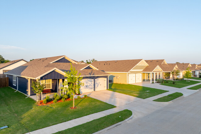 The Villages at Mayfield in Cleburne, TX - Building Photo - Building Photo