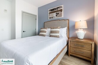 39 Railroad Ave, Unit 215 in Haverhill, MA - Building Photo - Building Photo