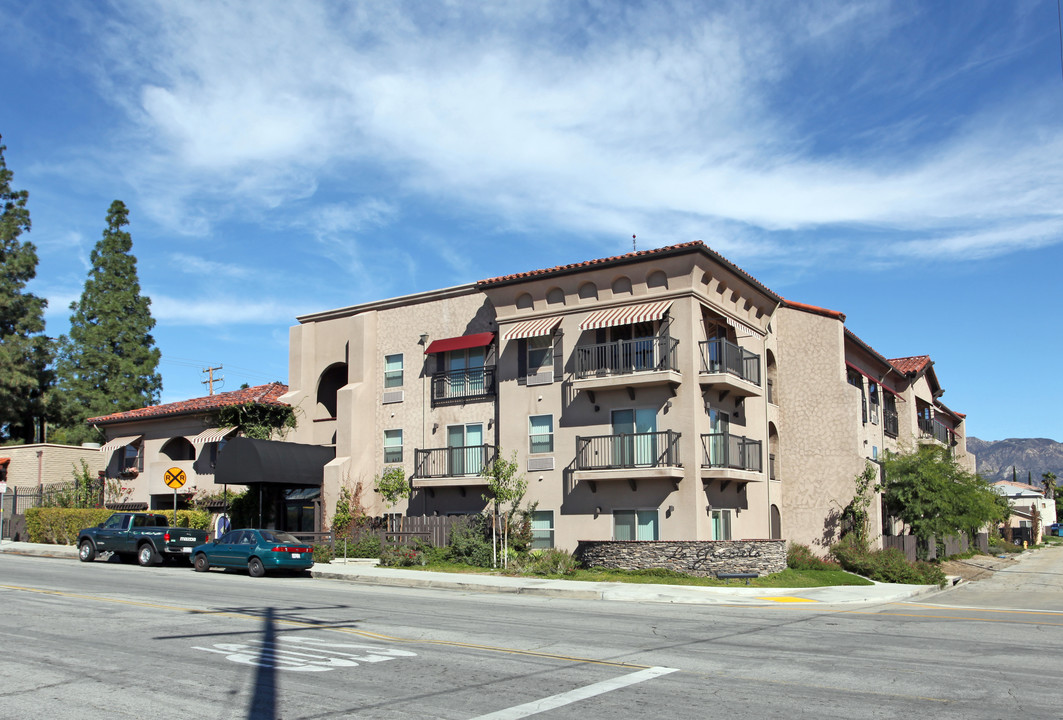 La Graciela in San Fernando, CA - Building Photo