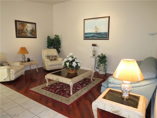 5633 Eleuthera Way in Naples, FL - Foto de edificio - Building Photo