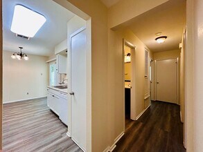 5226 Pine Pl in Austin, TX - Building Photo - Building Photo