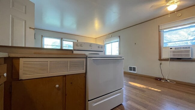 4924 N 73rd St in Milwaukee, WI - Building Photo - Building Photo