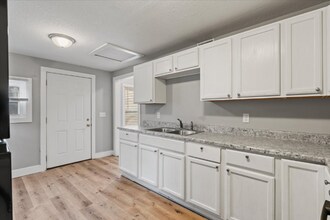 818 Charlotte St in Davenport, IA - Foto de edificio - Building Photo