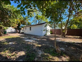 1762 NW 63rd St in Miami, FL - Building Photo - Building Photo