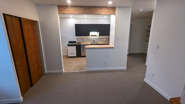 3508 Wallingford Ave N in Seattle, WA - Foto de edificio - Building Photo