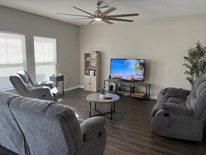 5463 Arlington River Dr. in Lakeland, FL - Building Photo - Building Photo