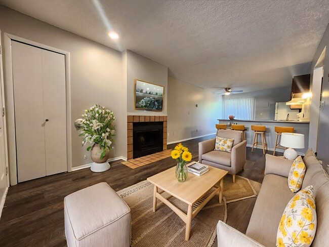 property at 2922 Straus Ln