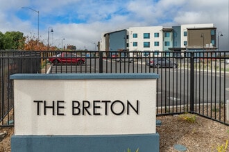 Breton Apartments in Bay Point, CA - Building Photo - Building Photo