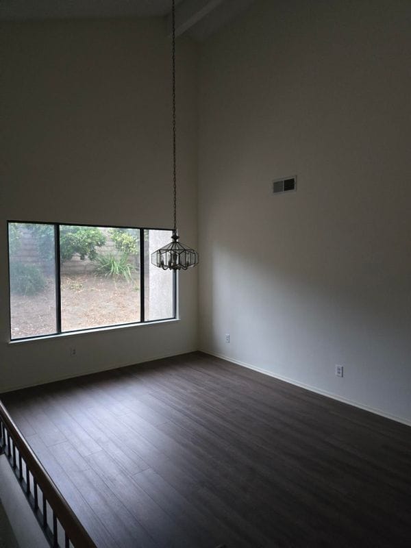 2607 Rochelle Pl in Simi Valley, CA - Foto de edificio - Building Photo