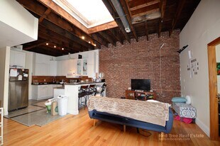 25 Saint Marys Ct, Unit 2 in Brookline, MA - Building Photo