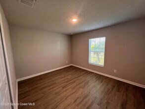 537 Cooper Ct in Palm Bay, FL - Building Photo - Building Photo