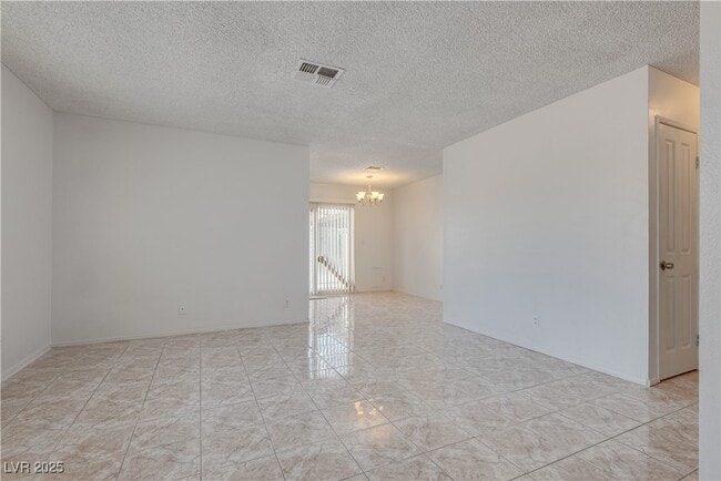 6211 Meadow Brook Ln in Las Vegas, NV - Building Photo - Building Photo