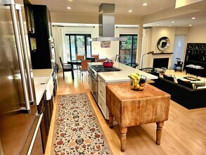 1935 Everidge Ct in Walnut Creek, CA - Foto de edificio - Building Photo