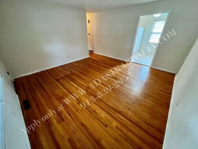 727 N Chestnut St in Olathe, KS - Building Photo - Building Photo