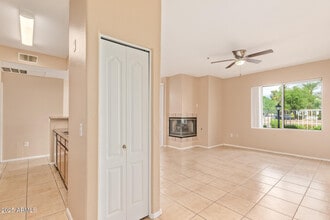 2929 W Yorkshire Dr in Phoenix, AZ - Foto de edificio - Building Photo