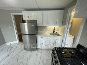 320 Lowell St in Manchester, NH - Building Photo - Building Photo