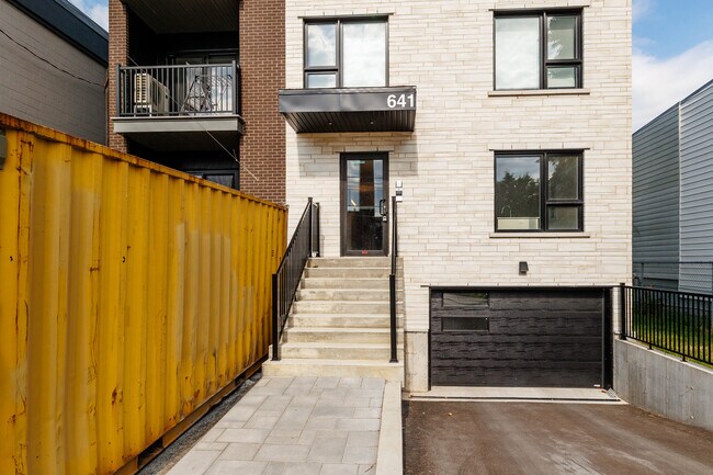 641 George-V Av in Montréal, QC - Building Photo - Building Photo