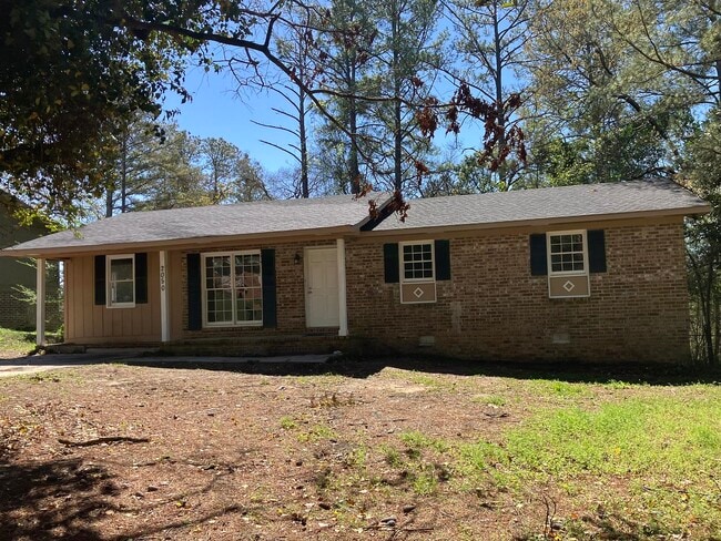 property at 2050 Cherokee Ct