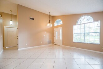 1254 Countrywind Dr in Apopka, FL - Foto de edificio - Building Photo