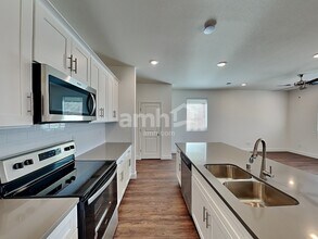 9165 Ribbon Mdw Ct in Las Vegas, NV - Building Photo - Building Photo