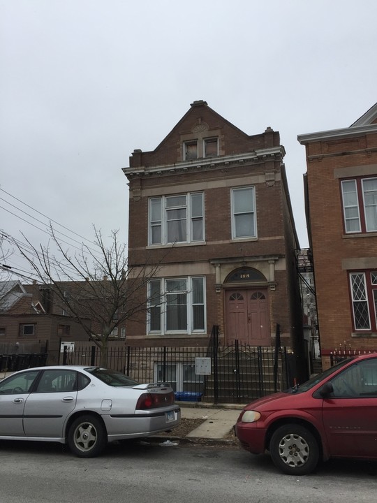 2819 W 25th St in Chicago, IL - Building Photo