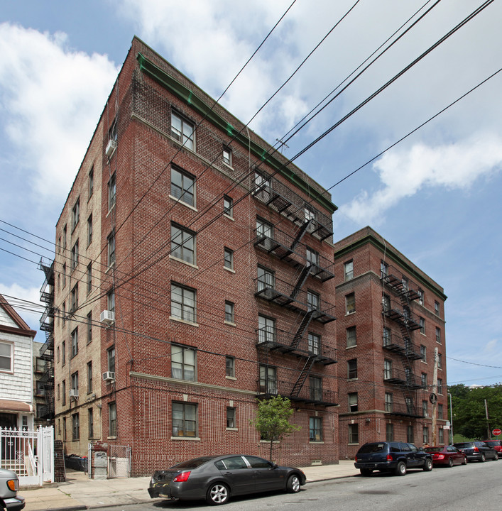 2 Elton St in Brooklyn, NY - Foto de edificio