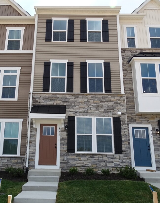 property at 4605 Abbotswell Pl