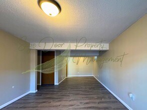 1016-1018 SW Kingscross Rd in Blue Springs, MO - Building Photo - Building Photo