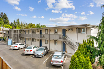 Redmond Crest Apartments in Redmond, WA - Building Photo - Building Photo