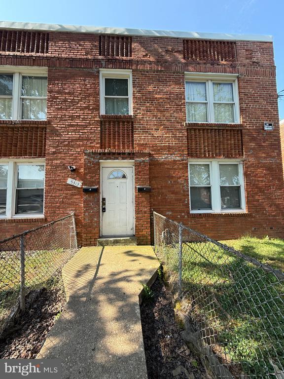 property at 5313 Astor Pl SE