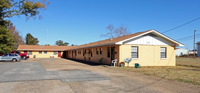 1407 Krebs Ave in Pascagoula, MS - Foto de edificio - Building Photo