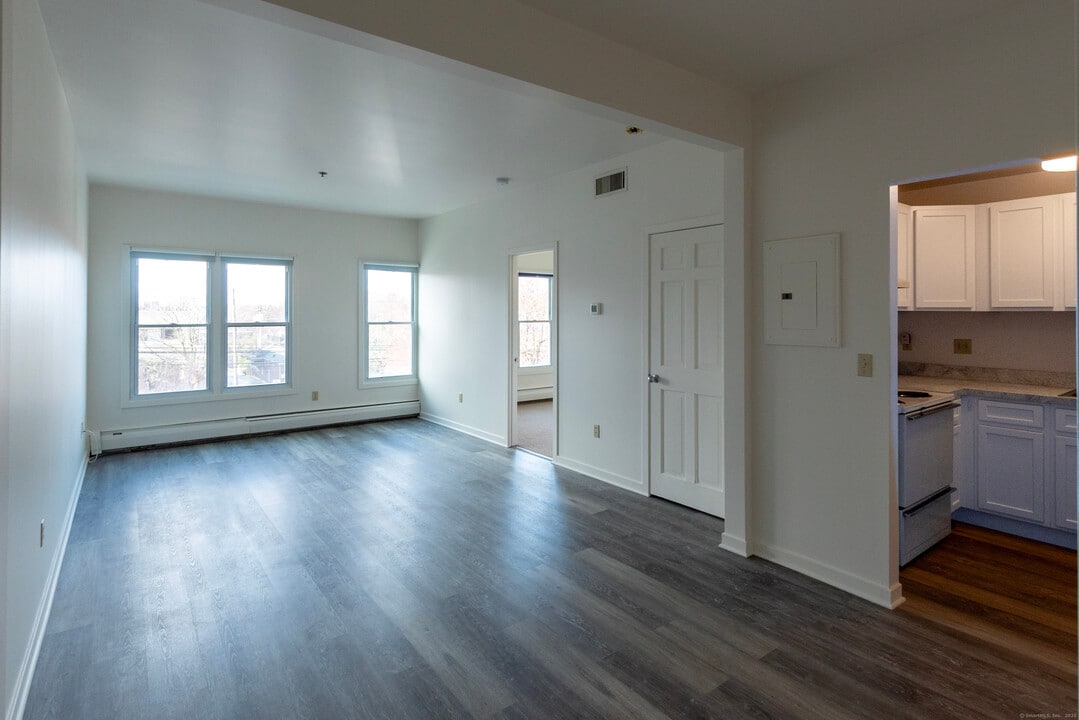 1838 Black Rock Tpke in Fairfield, CT - Building Photo