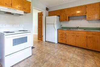 2728 Riedling Dr in Louisville, KY - Building Photo - Building Photo