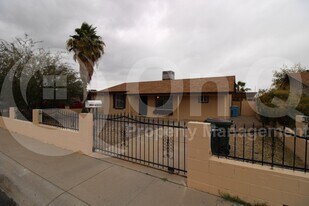 4318 E St Anne Ave in Phoenix, AZ - Building Photo